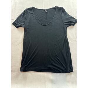 Forever 21 Basic Black Scoop V Neck Tee Shirt Size M